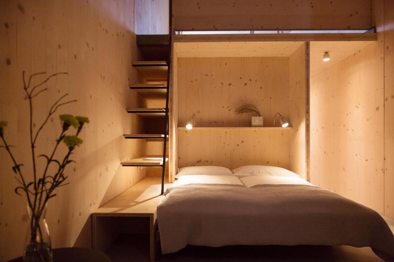 Quartier - Ueber Nacht In Besonderer Architektur Hotel Garmisch-Partenkirchen Room photo