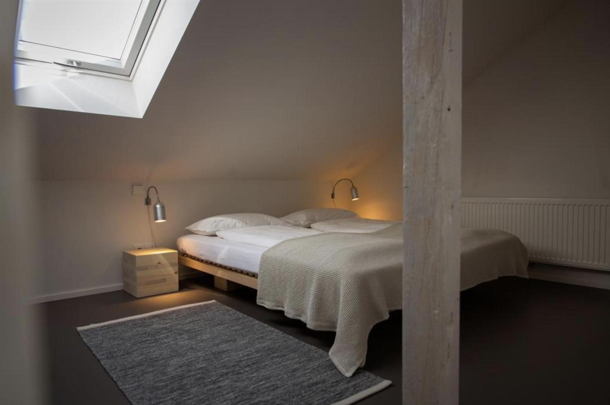 Quartier - Ueber Nacht In Besonderer Architektur Hotel Garmisch-Partenkirchen Room photo